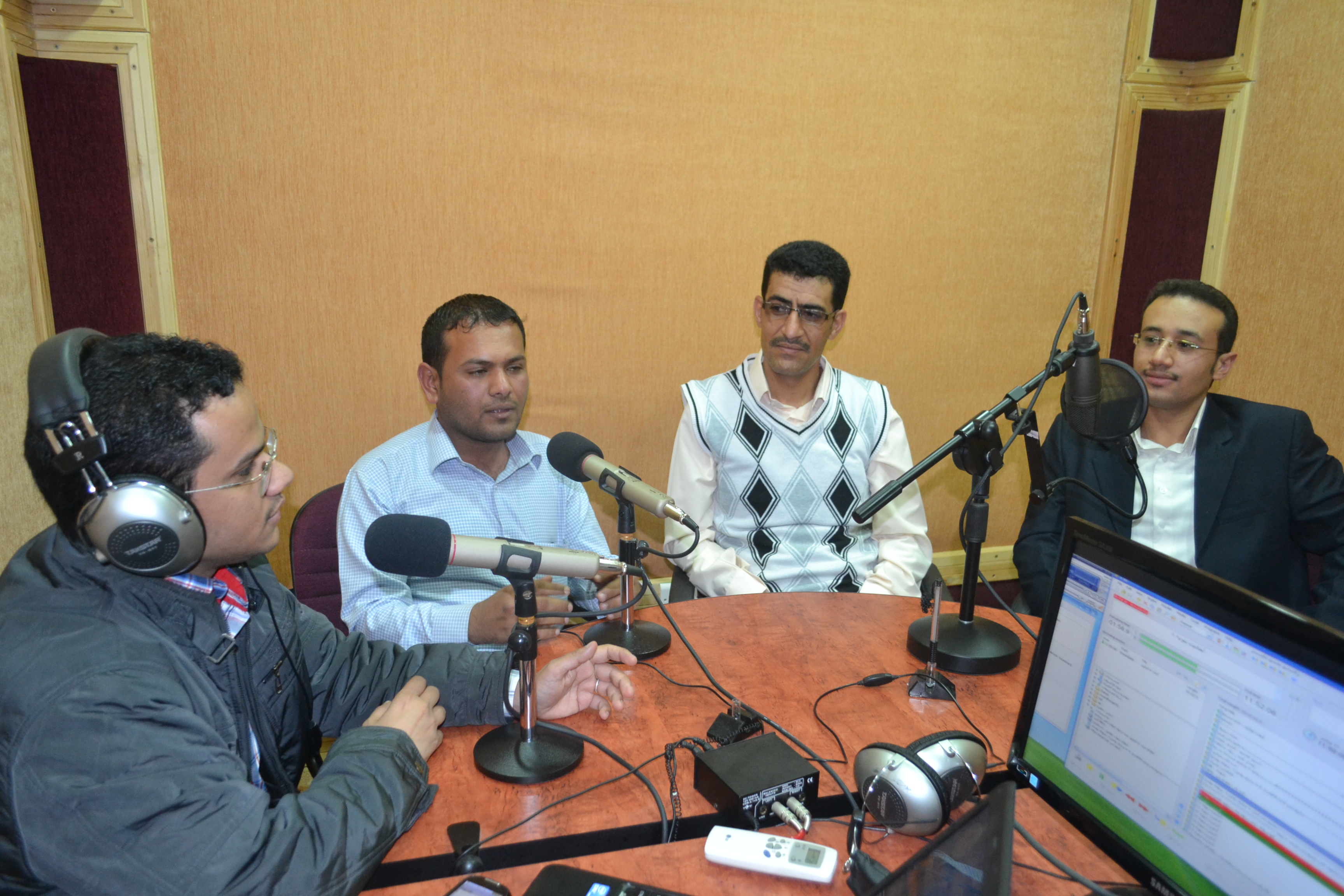 لقاء عبر راديو يمن تايمز 